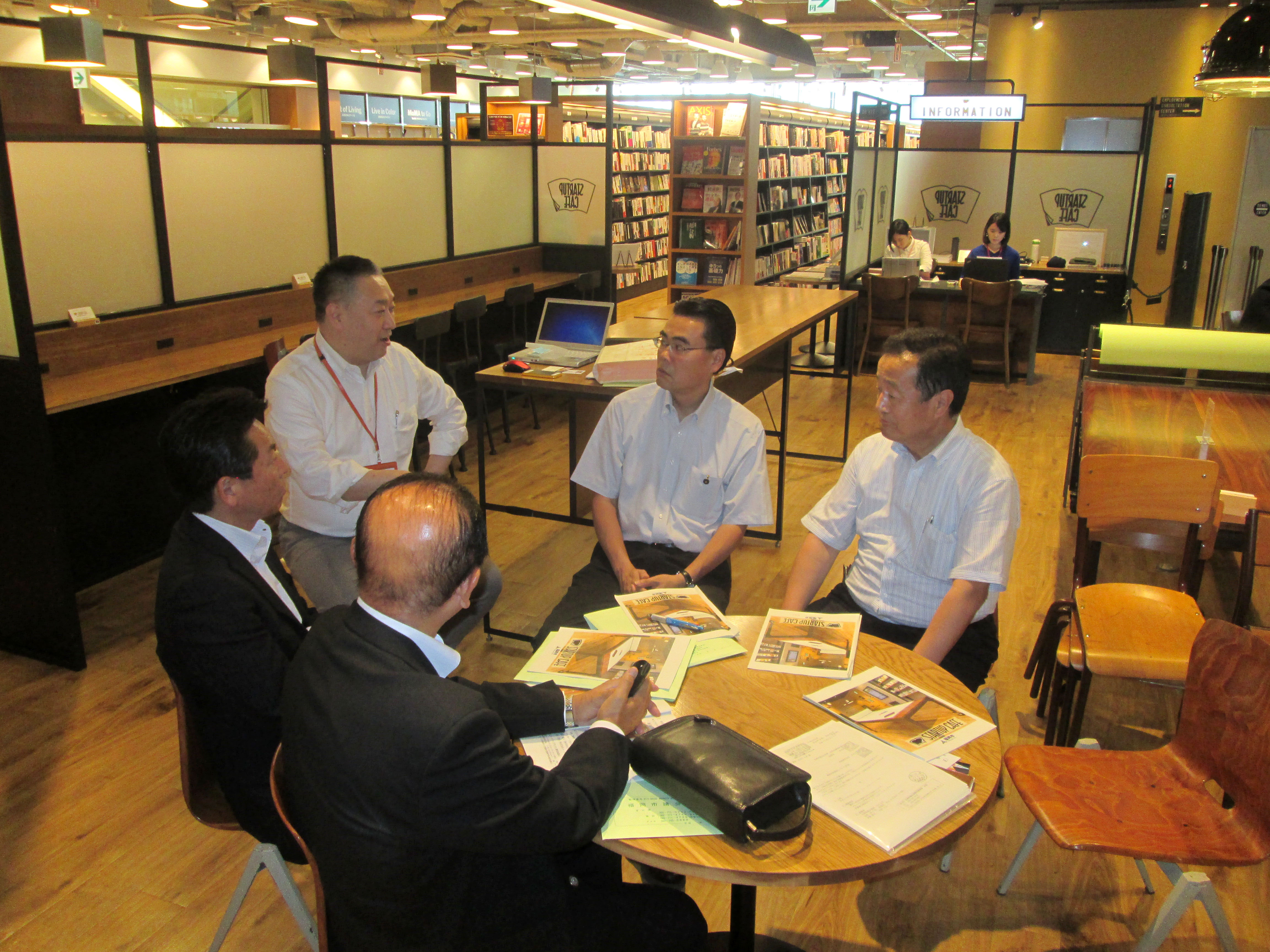 平成27年7月3日(金) 福岡市の起業家支援拠点「スタートアップカフェ」を視察